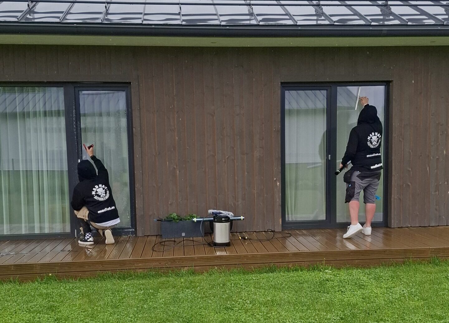 Päikesekaitsekile paigaldus