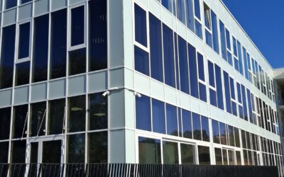 Büroohoone akende kiletamine – Kuidas vähendada jahutuskulusid ja tõsta kinnisvara väärtust?